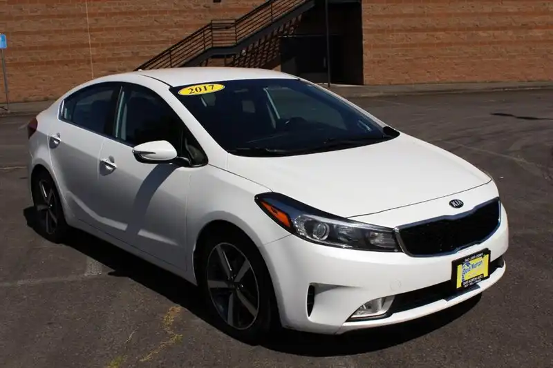 2017 Kia Forte EX AT's photo
