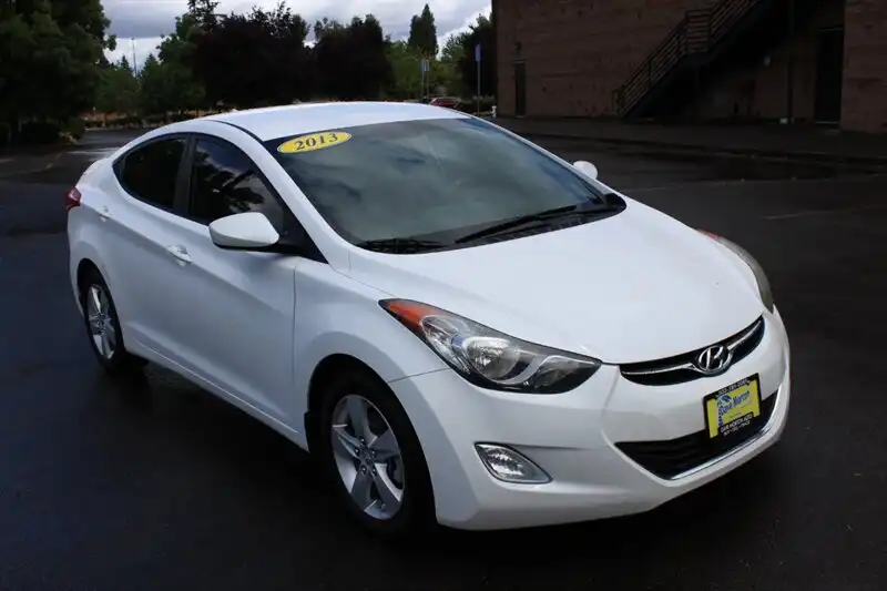 2013 Hyundai Elantra 1.8 GLS A/T's photo