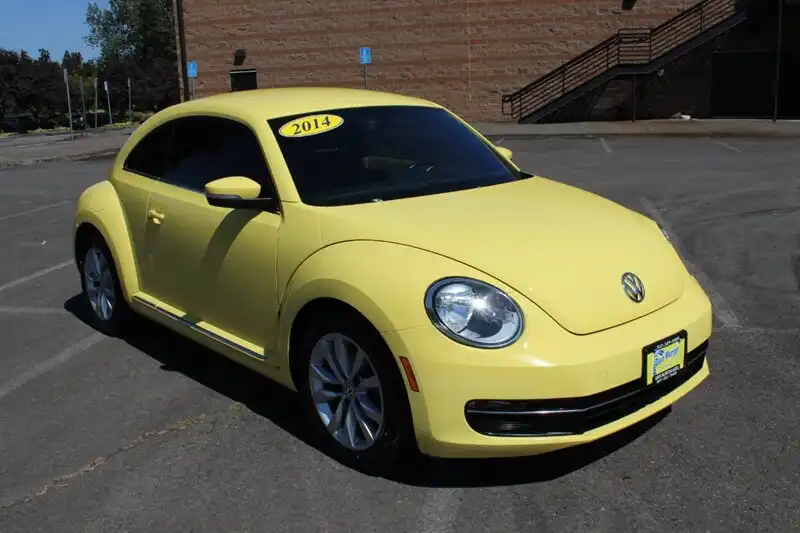 2014 Volkswagen Beetle 2.0L TDI DSG's photo