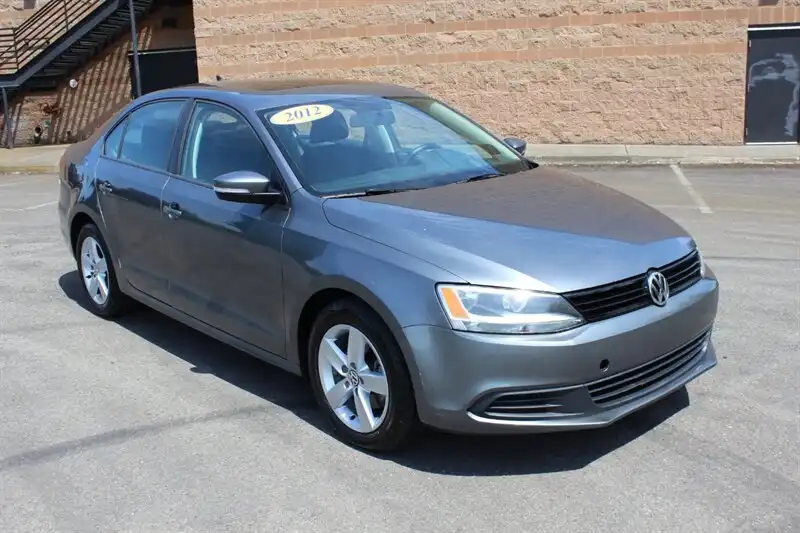 2012 Volkswagen Jetta TDI w/Premium DSG's photo