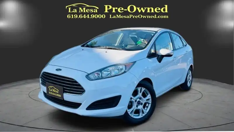 2015 Ford Fiesta SE Sedan's photo