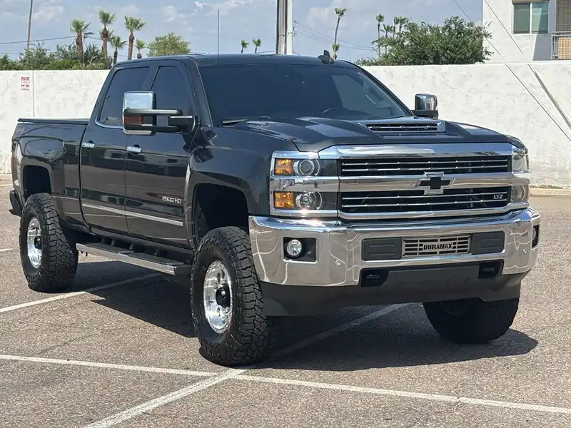 2019 Chevrolet Silverado HD LTZ 4WD Crew Cab Standard Box's photo