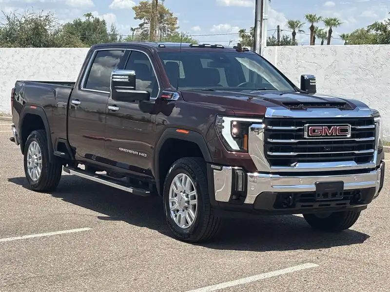 2024 GMC Sierra SLT 4WD Crew Cab Standard Box's photo