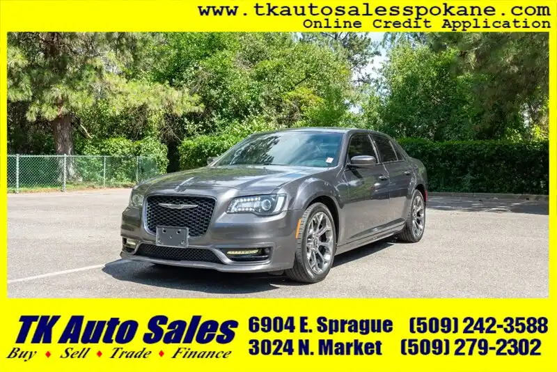2017 Chrysler 300 S's photo