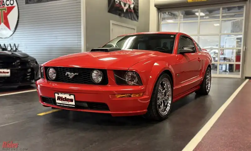 2006 Ford Mustang GT Premium's photo