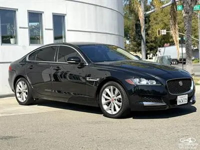 2018 Jaguar XF 20d Premium photo 3