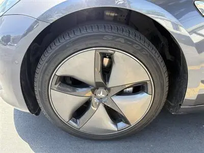 2018 Tesla Model 3 Long Range photo 4