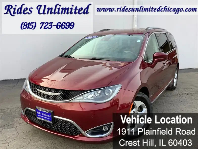 2017 Chrysler Pacifica Touring-L Plus photo 1