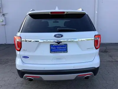 2017 Ford Explorer XLT FWD photo 5