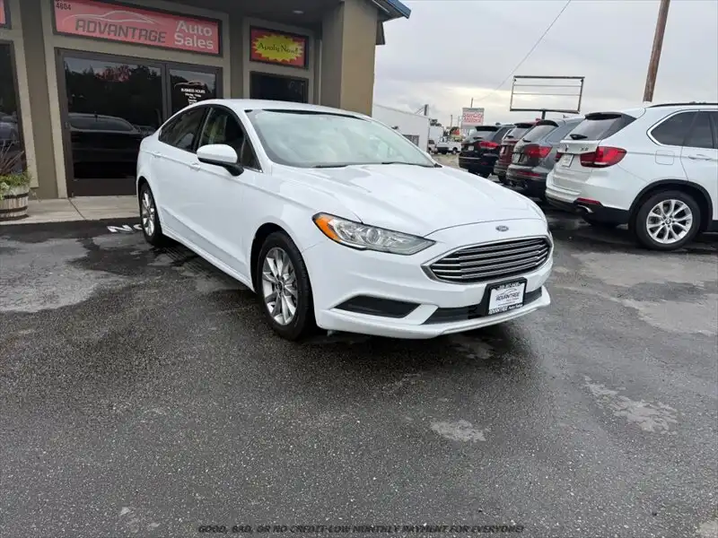 2017 Ford Fusion SE FWD's photo
