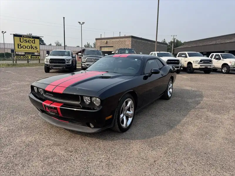 2013 Dodge Challenger SXT's photo