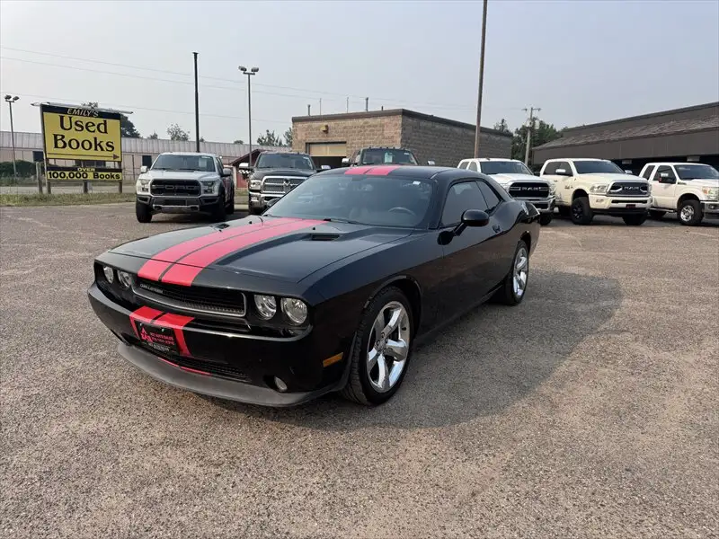 2013 Dodge Challenger SXT's photo