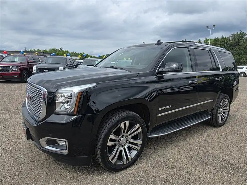 2017 GMC Yukon 4WD Denali's photo