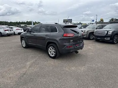 2014 Jeep Cherokee Latitude 4WD photo 3