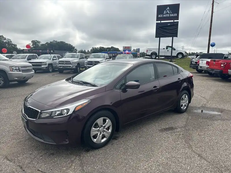 2017 Kia Forte LX AT's photo
