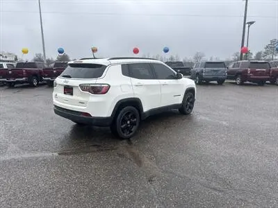 2018 Jeep Compass Latitude 4X4 photo 3