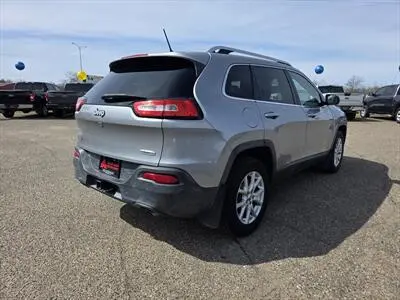 2014 Jeep Cherokee Latitude 4X4 photo 4