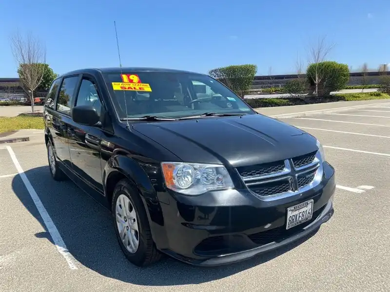 2019 Dodge Grand Caravan SE's photo