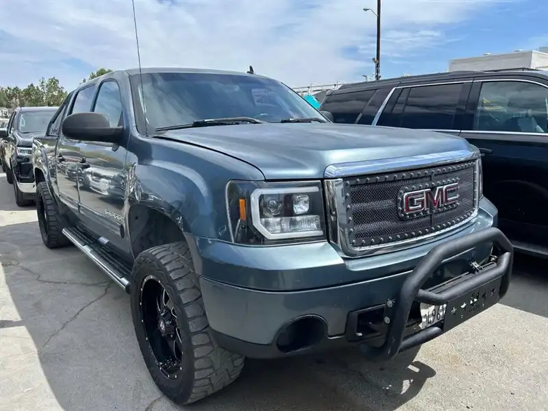 2007 GMC Sierra Work Truck 2WD Crew Cab SWB's photo