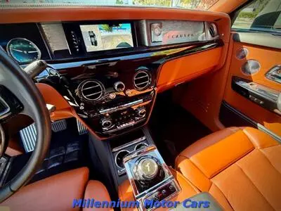 2018 Rolls-Royce Phantom Base photo 2