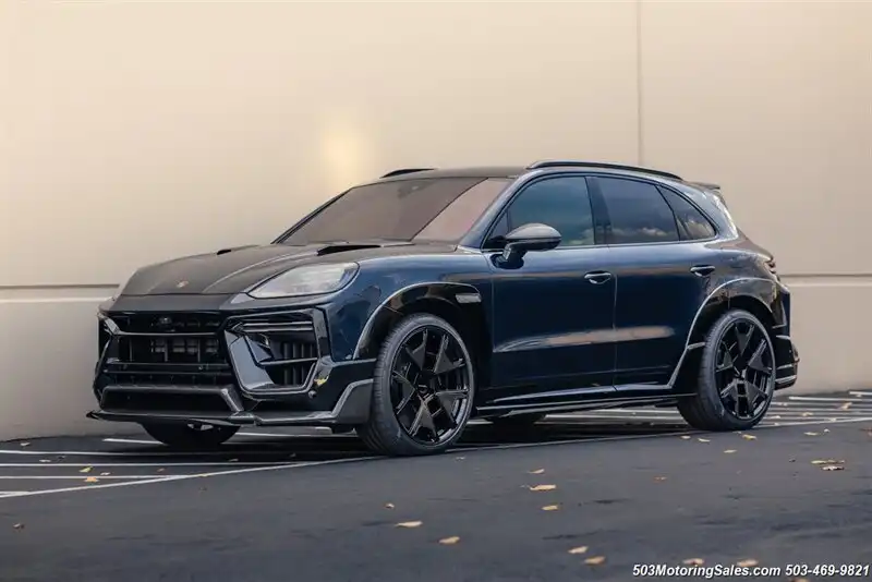 2024 Porsche Cayenne Turbo E-Hybrid's photo