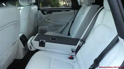 2022 Porsche Macan Base photo 4