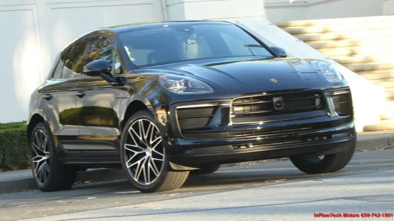 2022 Porsche Macan Base photo 1