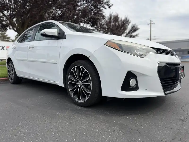2016 Toyota Corolla S Plus AT's photo