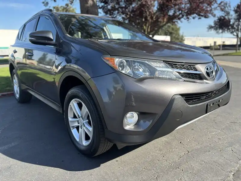2013 Toyota RAV4 XLE's photo