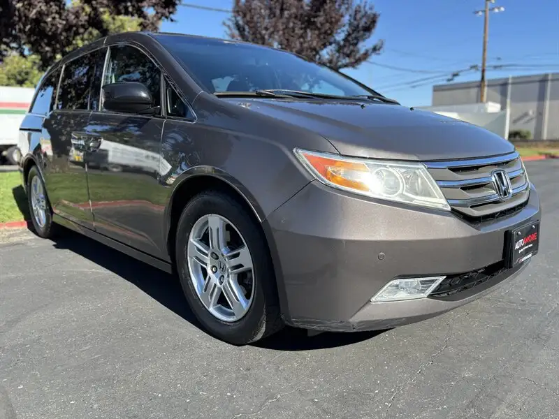 2012 Honda Odyssey Touring Elite's photo