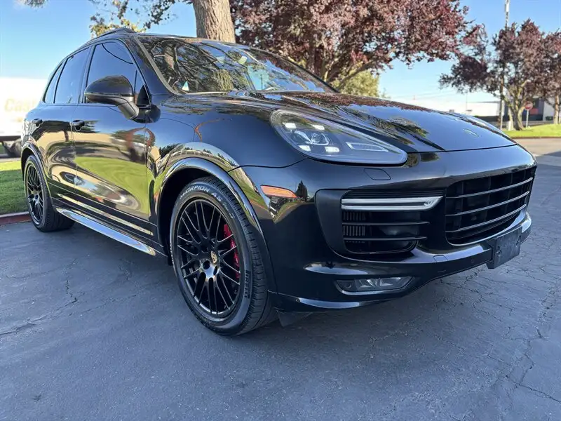 2016 Porsche Cayenne GTS's photo