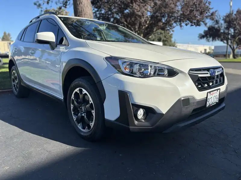2023 Subaru Crosstrek Premium CVT's photo