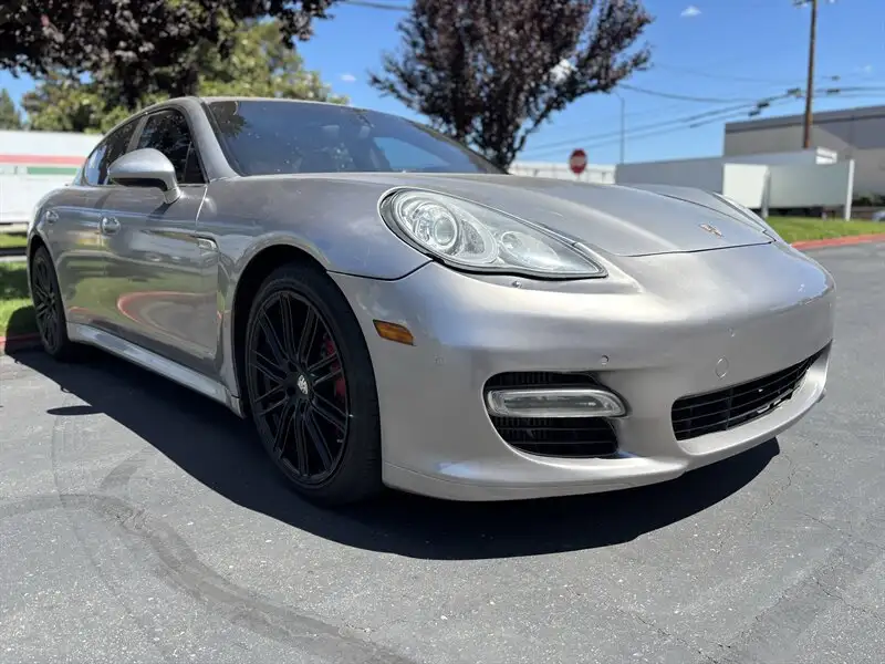 2010 Porsche Panamera Turbo's photo