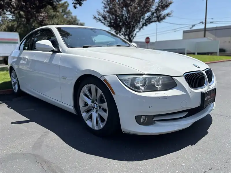2013 BMW 3 Series 328i Coupe SULEV's photo
