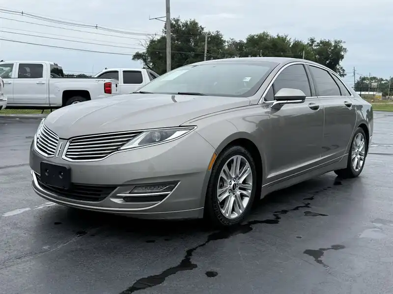 2015 Lincoln MKZ Hybrid's photo
