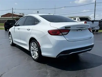 2015 Chrysler 200 Limited photo 4