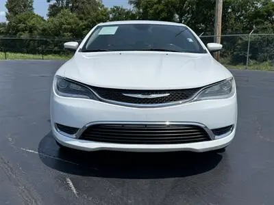 2015 Chrysler 200 Limited photo 2