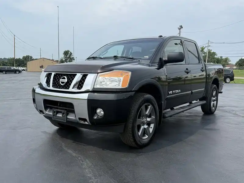 2015 Nissan Titan SV 4X4 Crew Cab SWB's photo