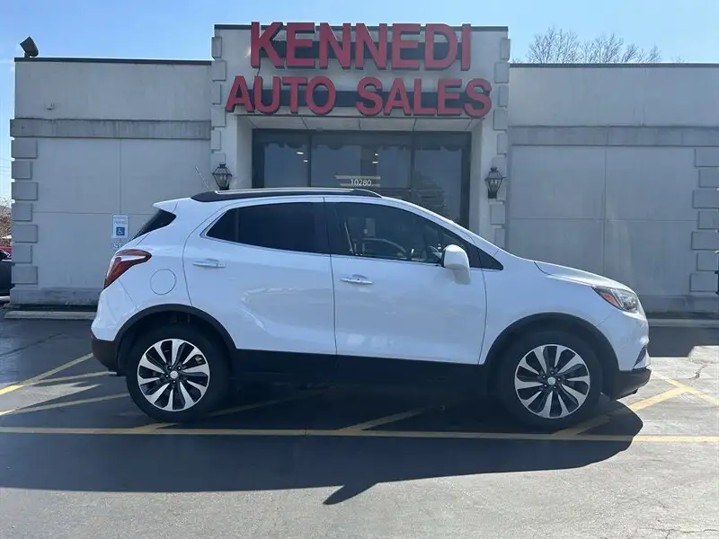2021 Buick Encore Preferred's photo