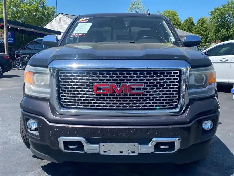 2015 GMC Sierra 4WD Crew Cab Short Box's photo