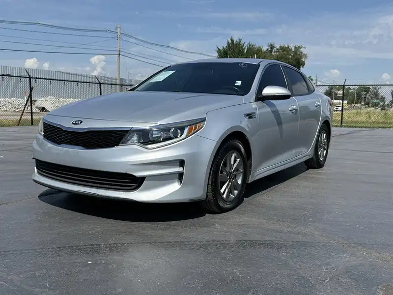 2016 Kia Optima Turbo LX Auto's photo