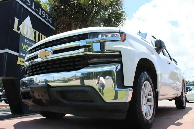 2020 Chevrolet Silverado 1500 LT Crew Cab Short Box's photo