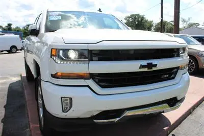 2017 Chevrolet Silverado 1500 LT 4X4 Double Cab Std Box photo 5