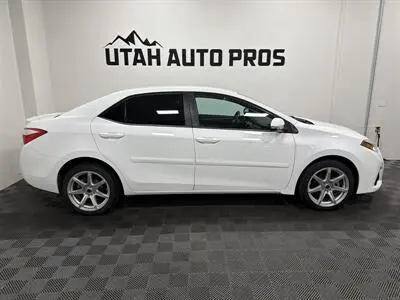 2014 Toyota Corolla S Plus AT photo 2