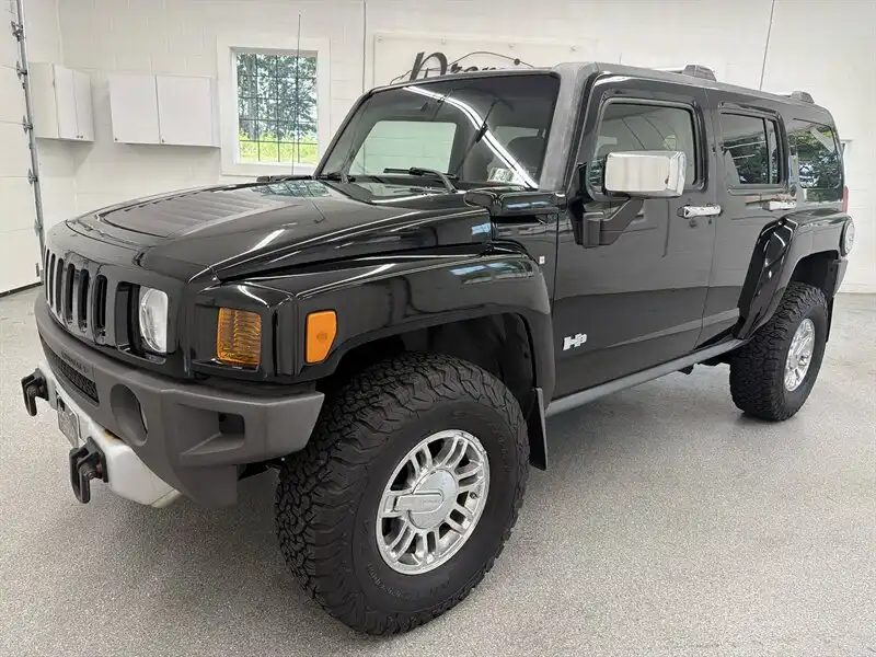 2008 Hummer H3 SUV's photo