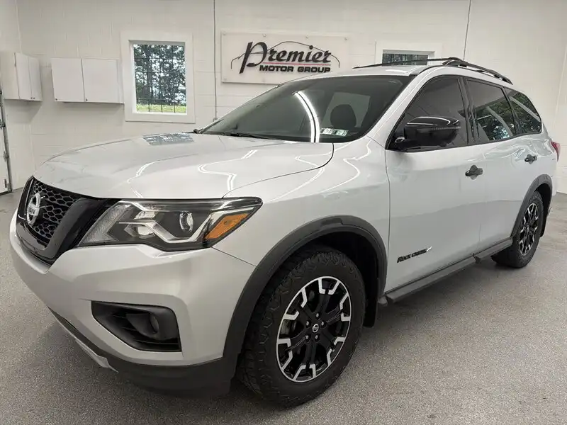 2020 Nissan Pathfinder SL 4WD's photo