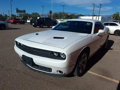 2020 Dodge Challenger SXT Auto photo 5