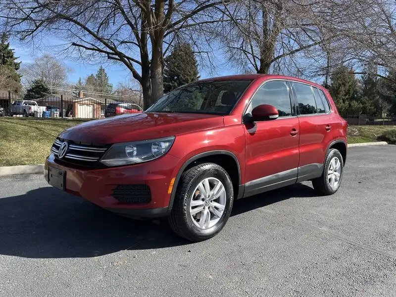 2013 Volkswagen Tiguan 2.0T S Auto 4Motion's photo