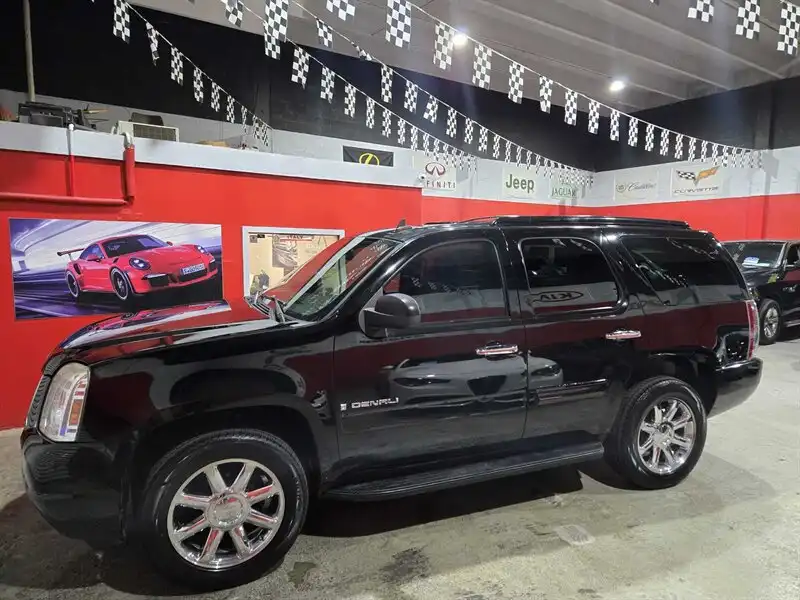 2007 GMC Yukon Denali's photo