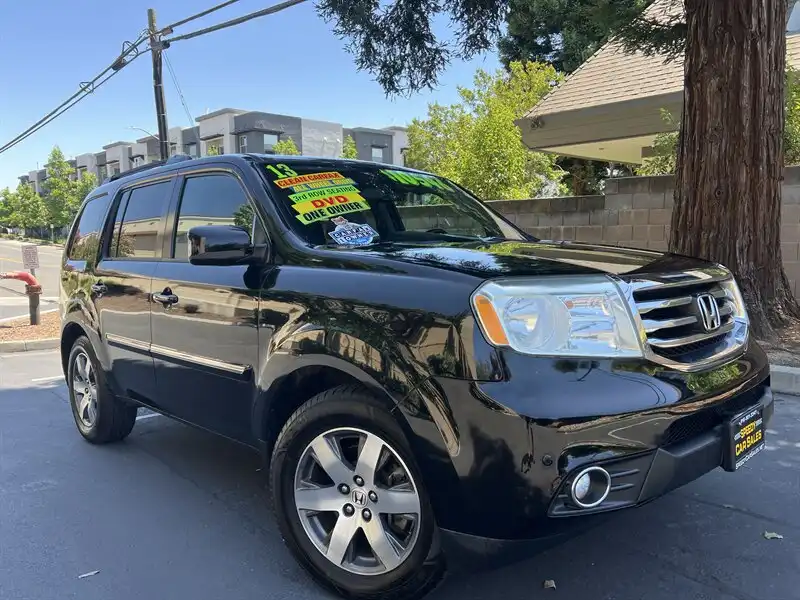 2013 Honda Pilot Touring 4WD w/ NAVI and RES's photo